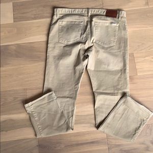 VANS tan jeans. Men’s size 36.